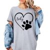 lucky cat mom paw heart shirt 6 FwzDW.jpg